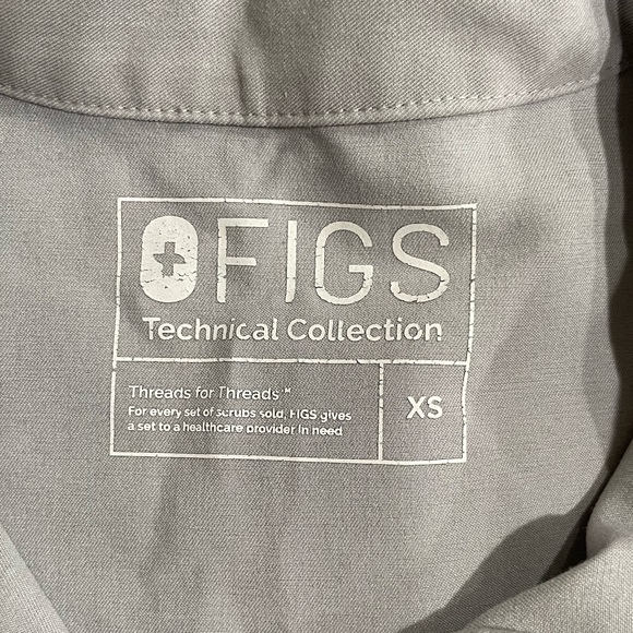 Figs Rafaela Top - Picture 2 of 4